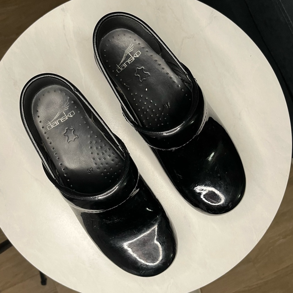DANSKO patent leather clogs